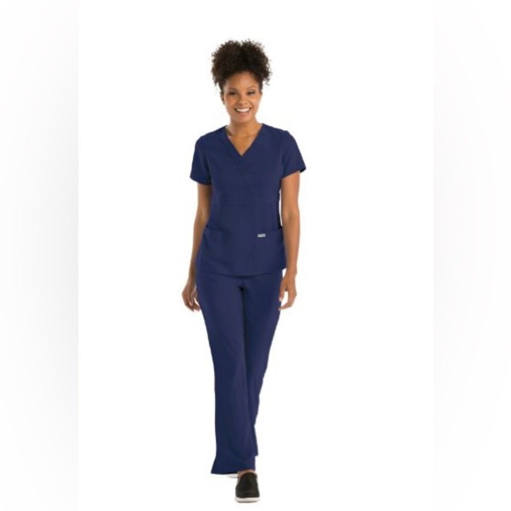 Grey’s Anatomy navy blue scrub set medium / large
